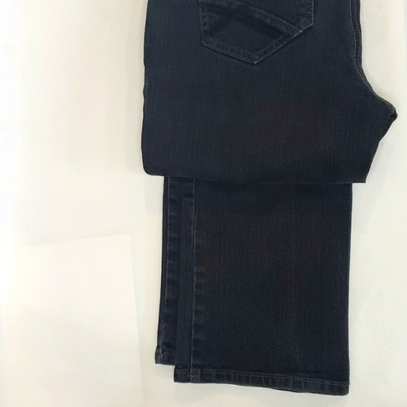 FREE with Purchase NWOT NINE & CO. Elastic Waistband Dark Wash Jeans Straight - Picture 5 of 6